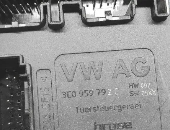VOLKSWAGEN Passat B7 (2010-2015) Маторчик стеклоподъемника передней левой двери 3C0959792C,120810 33240749