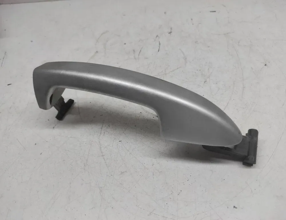 VOLKSWAGEN Passat B7 (2010-2015) Kreisās puses bīdāmo durvju ārējais rokturis 3C0837205 33240868