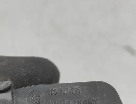 VOLKSWAGEN Passat B7 (2010-2015) Kreisās puses bīdāmo durvju ārējais rokturis 3C0837205 33240868