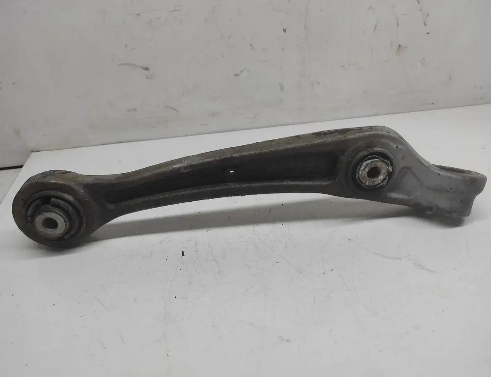 AUDI A6 C6/4F (2004-2011) Верхний рычаг передний правый 8K0407156B 33240989