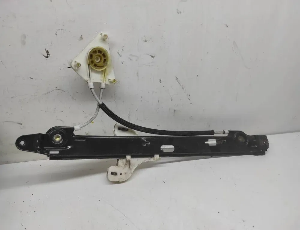 SEAT Altea 1 generation (2004-2013) Aizmugurējo kreiso durvju loga pacēlāja motorīts 5p0839401 33241244