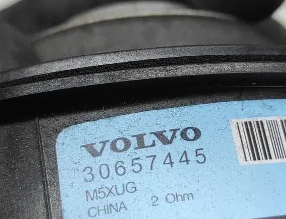 VOLVO V70 3 generation (2007-2020) Aizmugurējo kreiso durvju skaļrunis 30657445 33242623