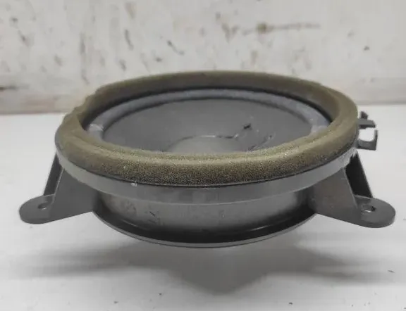 VOLVO V70 3 generation (2007-2020) Aizmugurējo kreiso durvju skaļrunis 30657445 33242623