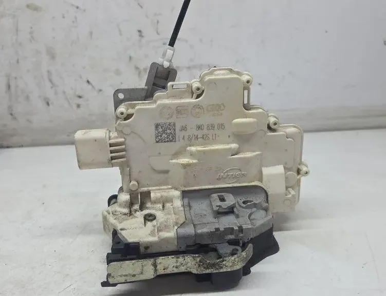 AUDI Q5 8R (2008-2017) Aizmugurējo kreiso durvju slēdzene 8K0839015 33242895