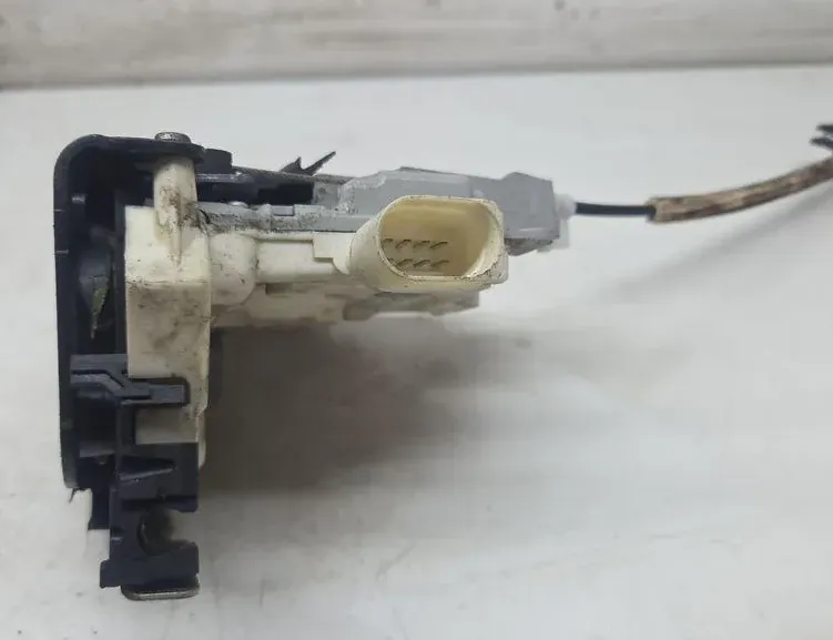 AUDI Q5 8R (2008-2017) Aizmugurējo kreiso durvju slēdzene 8K0839015 33242895