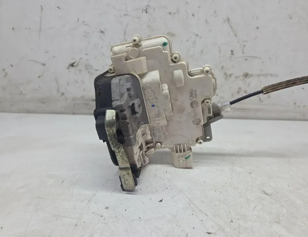 AUDI Q5 8R (2008-2017) Aizmugurējo kreiso durvju slēdzene 8K0839016 33242896