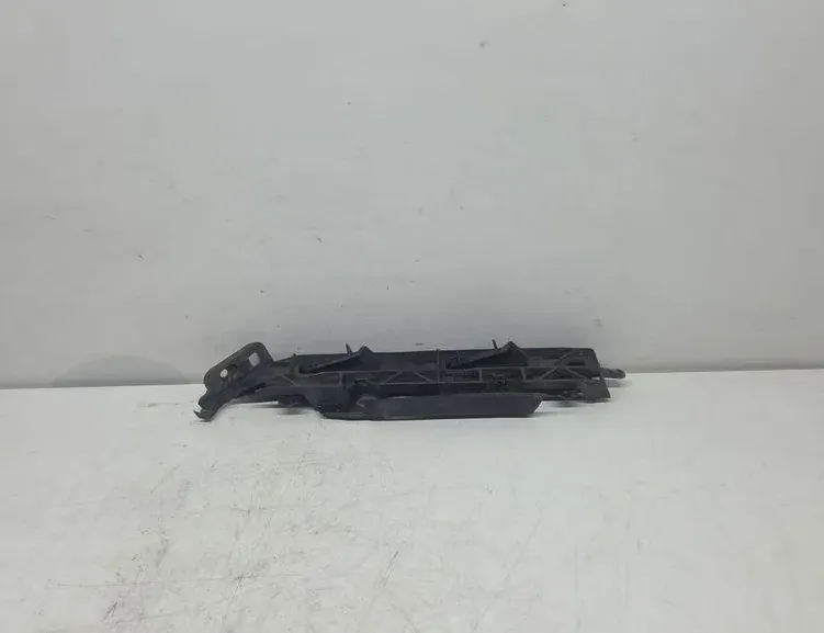 VOLKSWAGEN Touran 1 generation (2003-2015) Priekšējā labā bufera stiprinājums 1T0807935 33402752