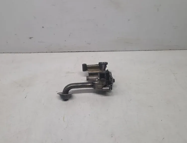 VOLKSWAGEN Touran 1 generation (2003-2015) Oil Pump 038115121A 33402828