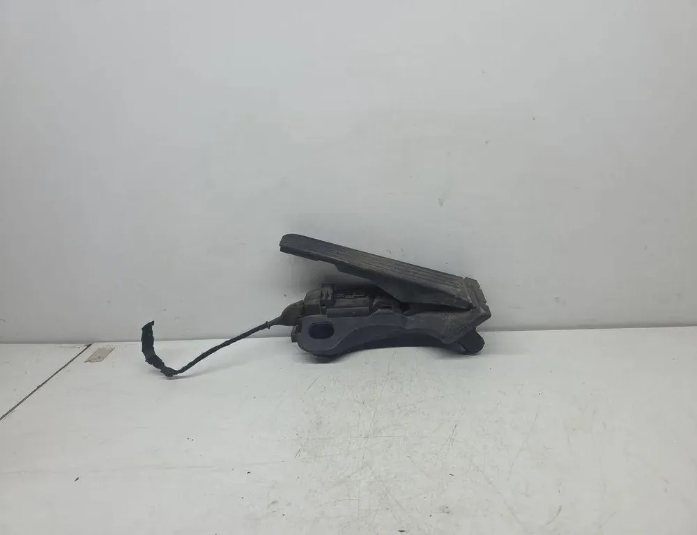 VOLKSWAGEN Touran 1 generation (2003-2015) Педаль газа 33402854