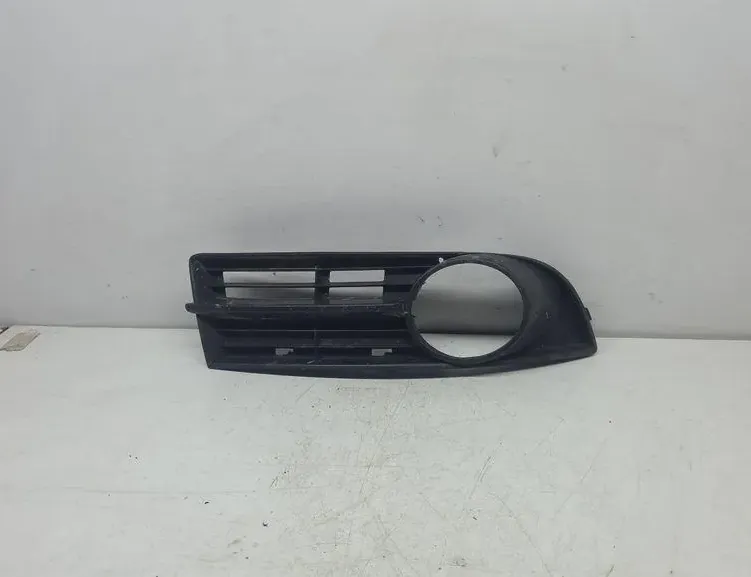 VOLKSWAGEN Touran 1 generation (2003-2015) Нижняя решетка переднего бампера 853666 33402857
