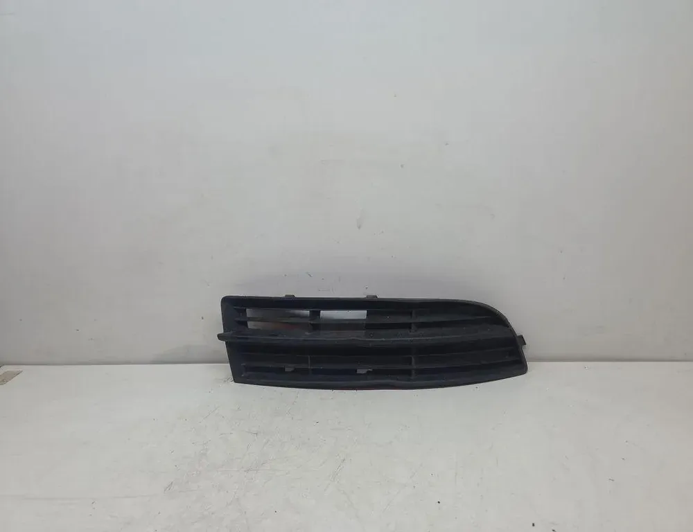 VOLKSWAGEN Touran 1 generation (2003-2015) Нижняя решетка переднего бампера 1T0853666 33402915