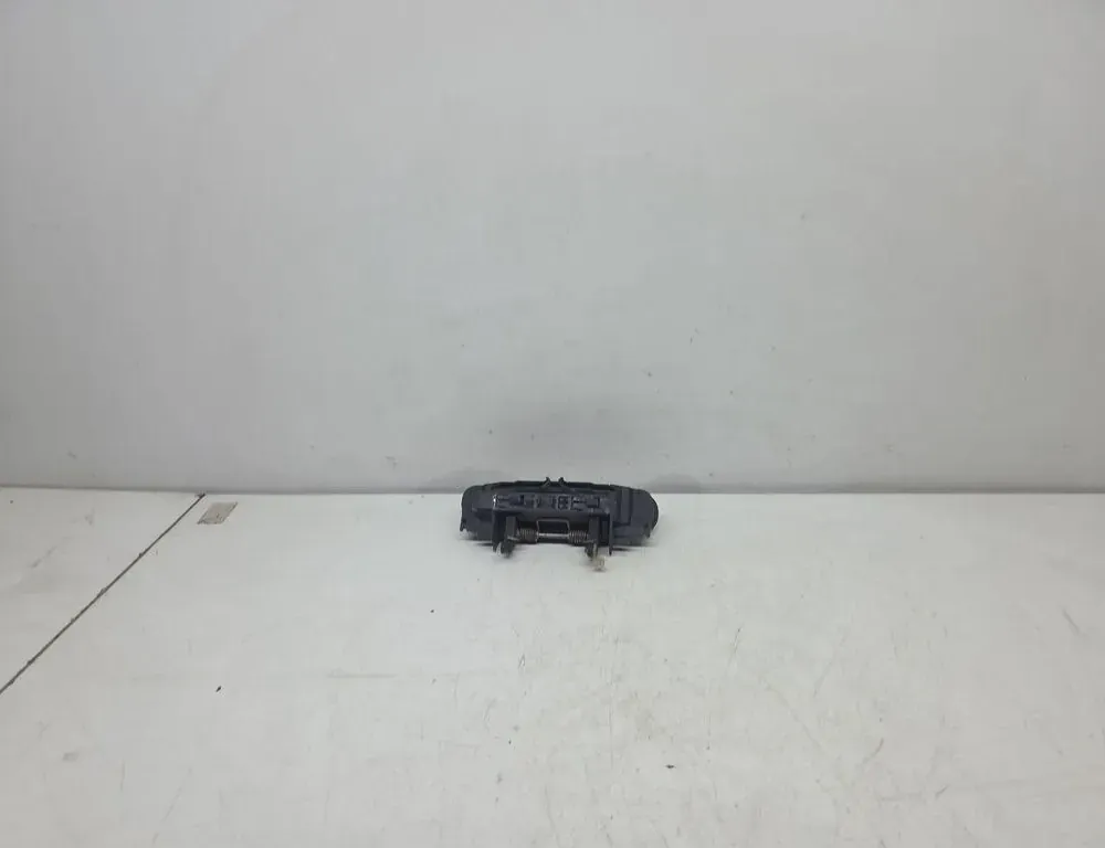 AUDI A4 B7/8E (2004-2008) Aizmugurējo kreiso durvju ārējais rokturis 4B0839885 33403168