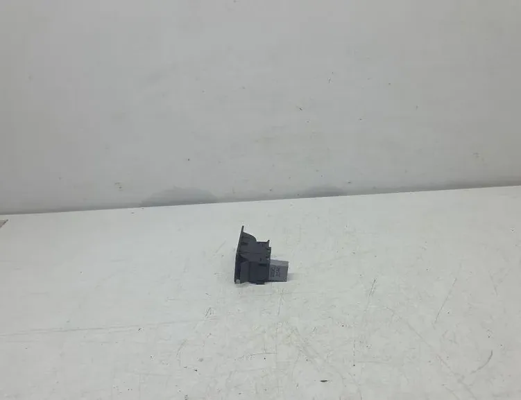 VOLKSWAGEN Passat B7 (2010-2015) Кнопка стеклоподъемника передней правой двери 1F0959527 33403200