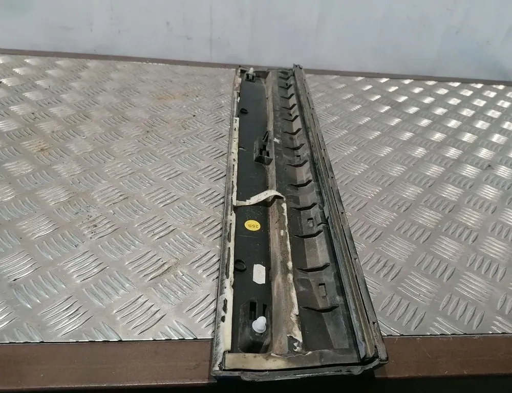 AUDI Q5 8R (2008-2017) Aizmugurējo kreiso durvju moldings 8R0853970D 33406556