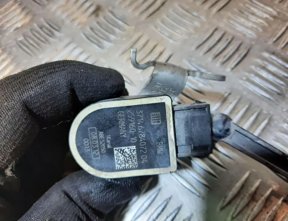 BMW 6 Series F06/F12/F13 (2010-2018) Датчик уровня передний левый 33409951