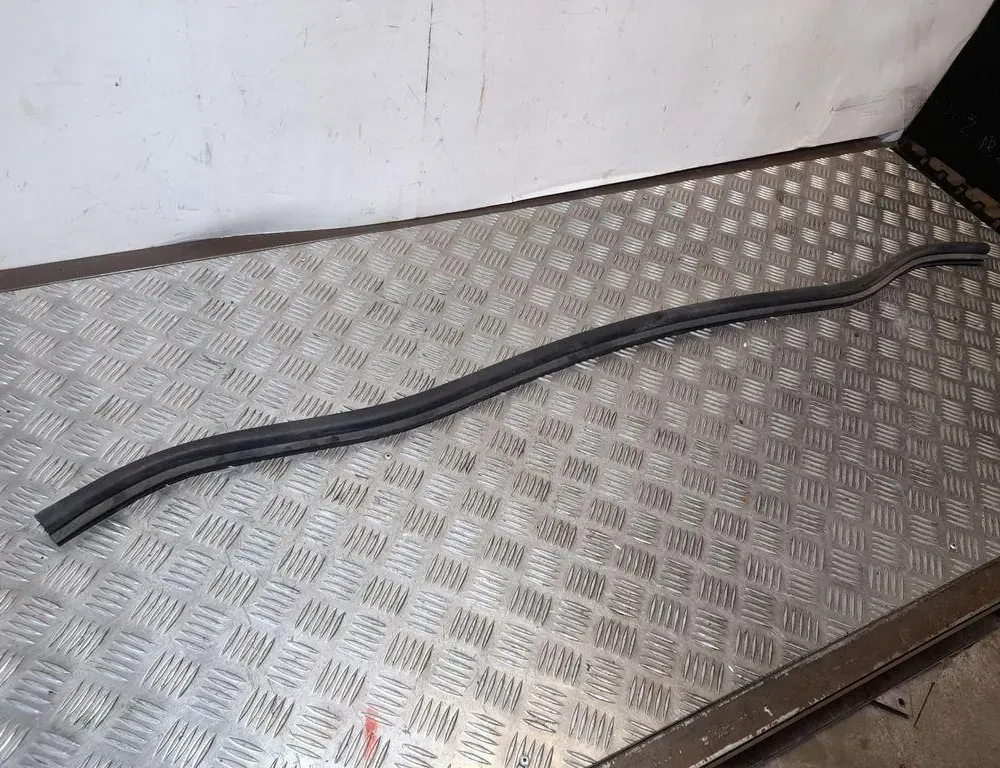 AUDI A3 8V (2012-2020) Engine compartment rubber 8V0823723 33412939