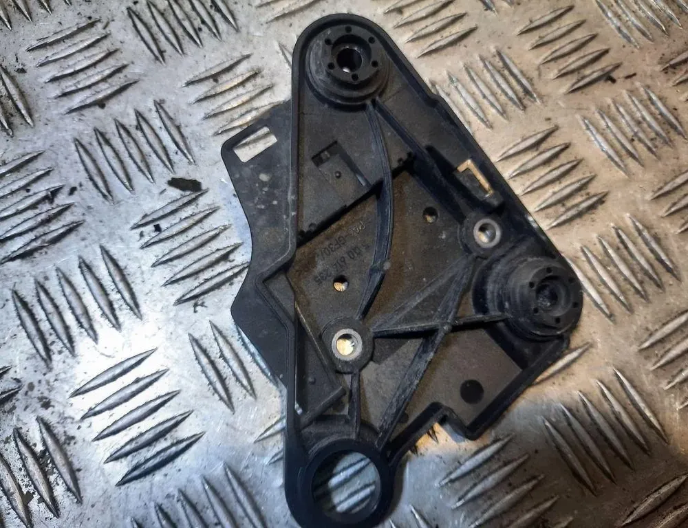 AUDI A3 8V (2012-2020) ABS Pump Holder 5Q0614235 33414000