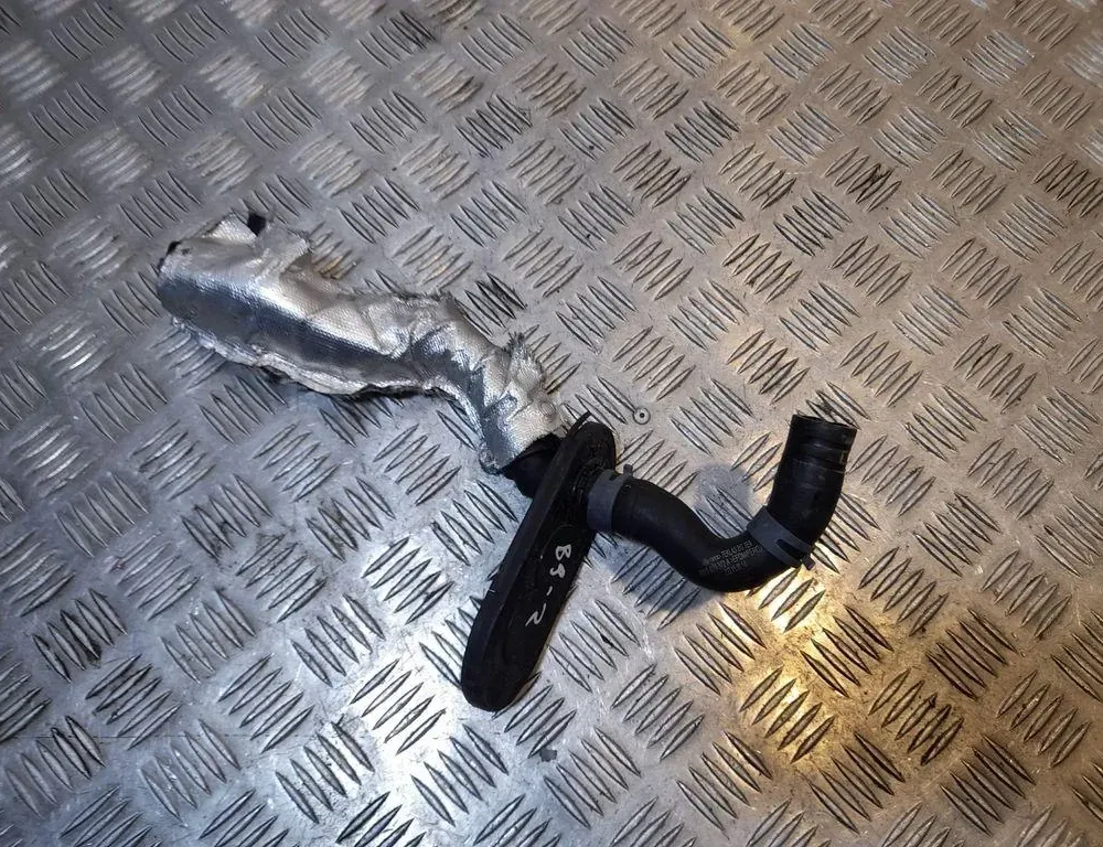 AUDI A4 B8/8K (2011-2016) Dzesēšanas šļauka / truba 8W1819372A 33417222