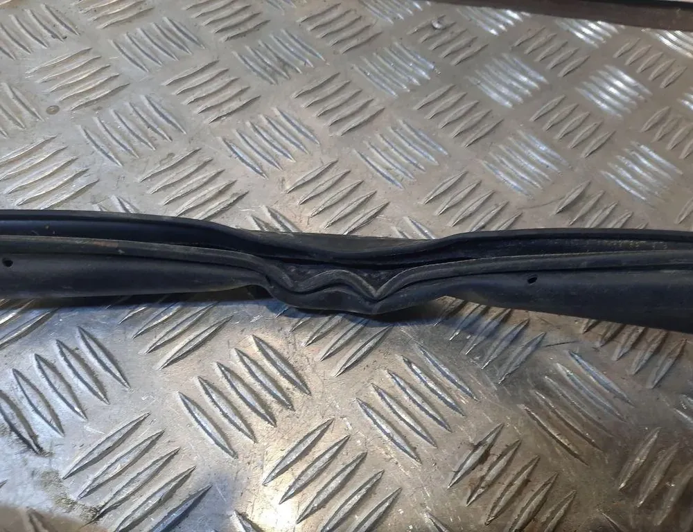 FORD Fusion 1 generation (2002-2012) Rear door sealing rubber (on the body) 33417476