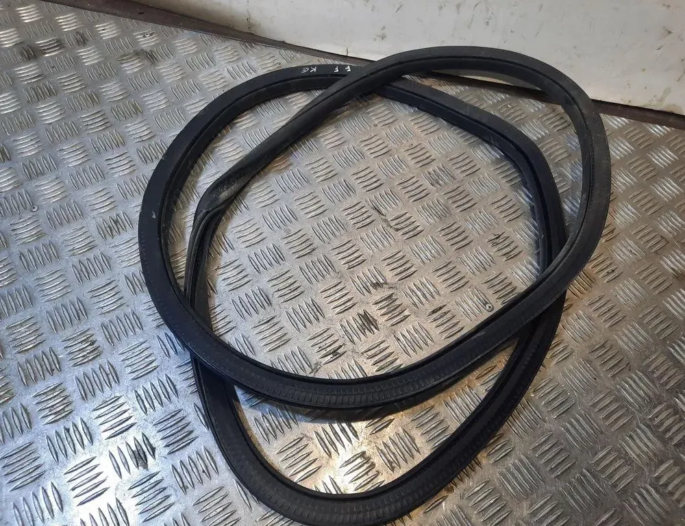 FORD Fusion 1 generation (2002-2012) Rear door sealing rubber (on the body) 33417476