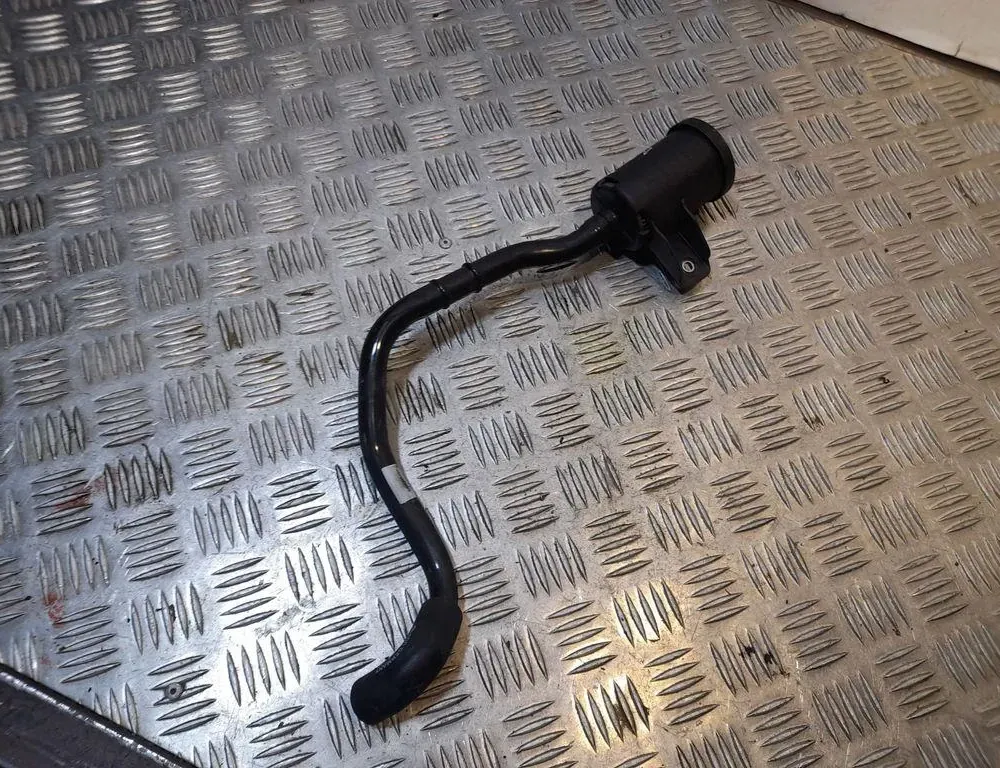 AUDI A4 B8/8K (2011-2016) Шланг сапуна 8W0133366B 33417651