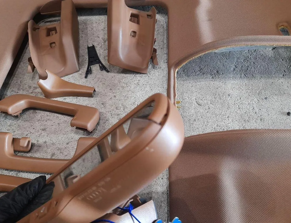 AUDI A6 C6/4F (2004-2011) Черная крыша 4F0867243A,4F5867505A 33419025