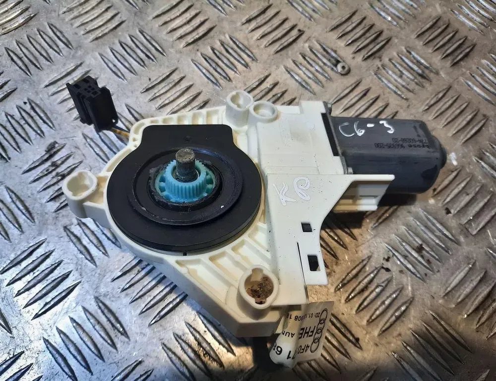 AUDI A6 C6/4F (2004-2011) Priekšējo kreiso durvju logu pacēlāja motorīts 33419340