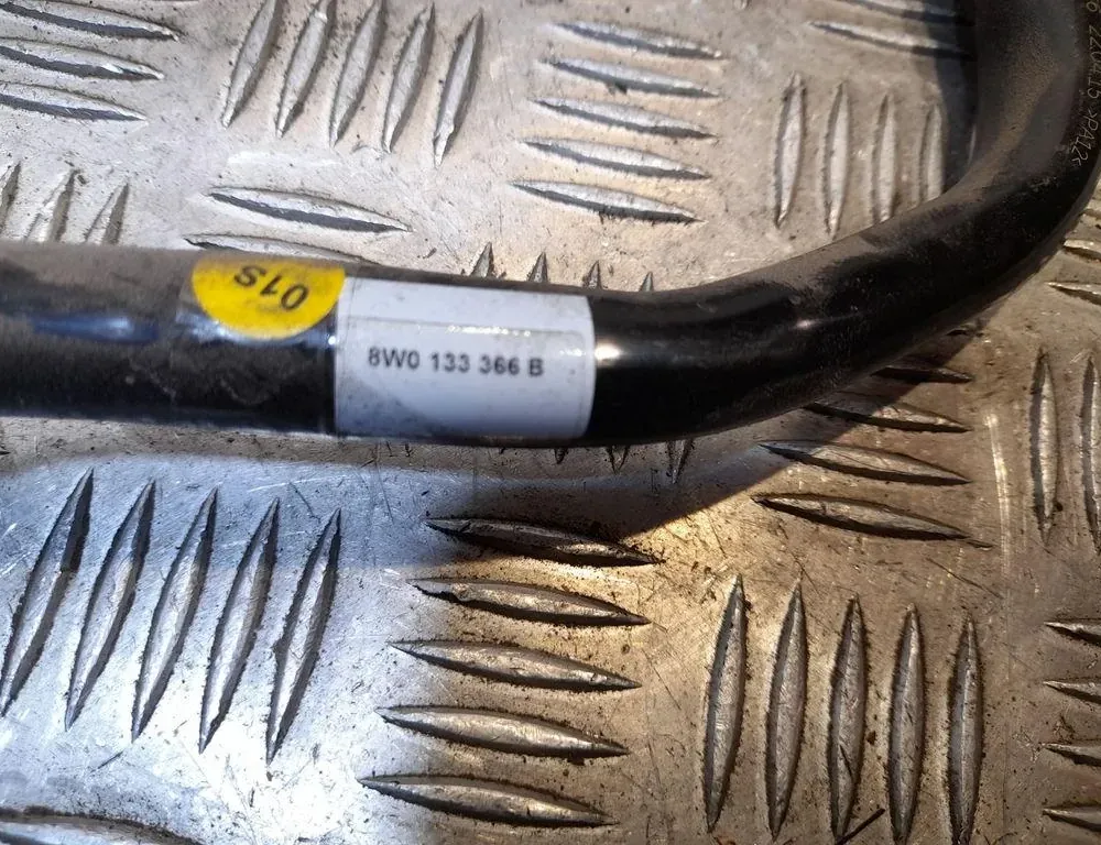 AUDI A4 B8/8K (2011-2016) Шланг сапуна 8W0906621A,8W0133366B 33419695