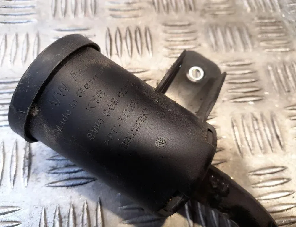 AUDI A4 B8/8K (2011-2016) Шланг сапуна 8W0906621A,8W0133366B 33419695