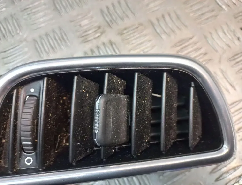 PORSCHE Cayenne 958 (2010-2018) Instrumentu paneļa gaisa kanāli 33422001