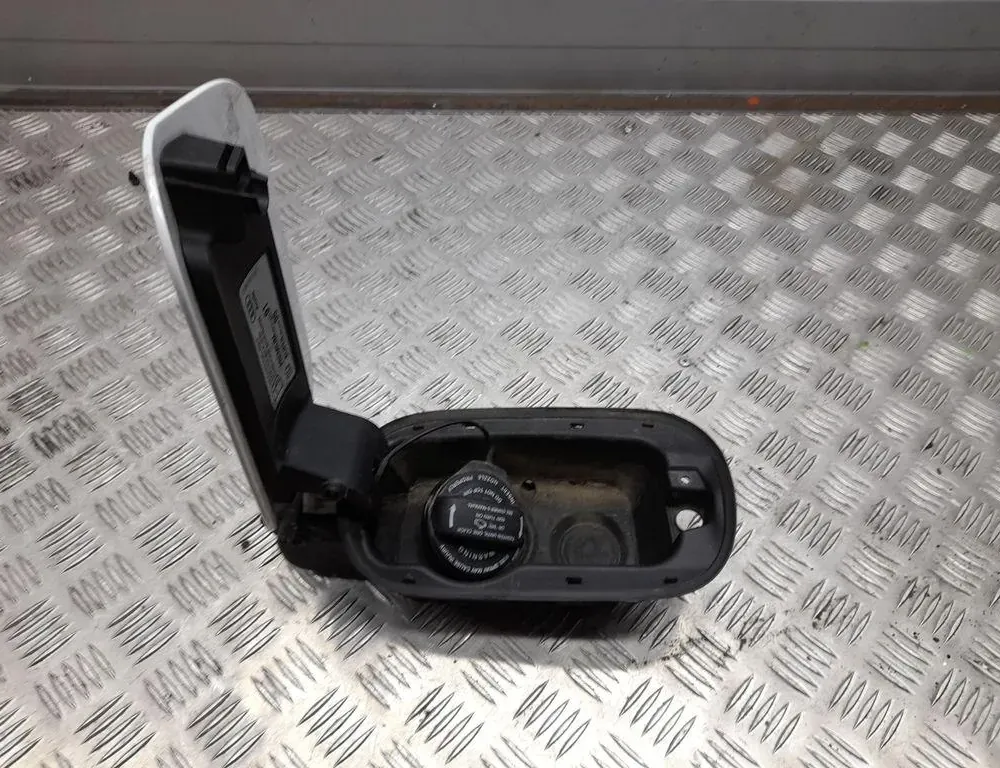 AUDI A8 D2/4D (1994-2002) Degvielas tvertnes vāciņa bloķēšana 4H0809857 33422355