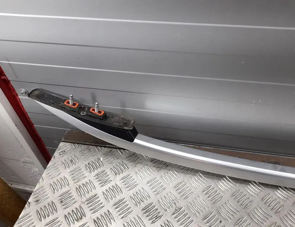 MERCEDES-BENZ GL-Class X166 (2012-2015) Aizmugurējais kreisais jumta rokturis A1668900993 33423727