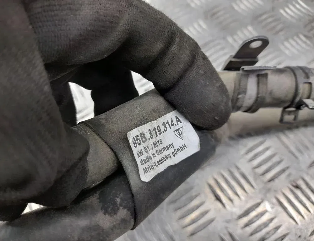 PORSCHE Macan 1 generation (2013-2023) Coolant Hose Pipe 95B819314A 33424866