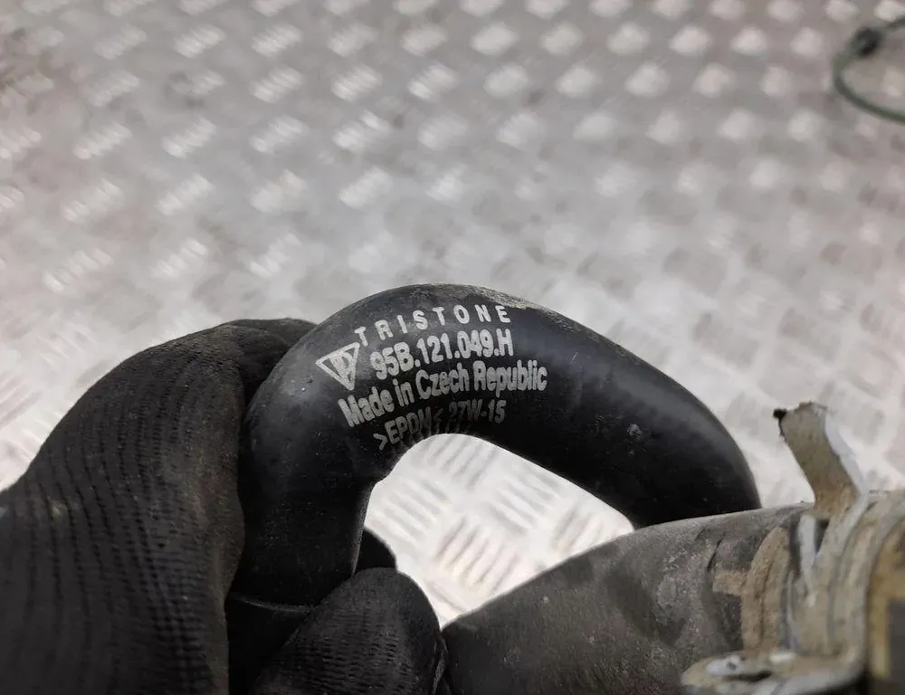 PORSCHE Macan 1 generation (2013-2023) Dzesēšanas šļauka / truba 95B121049H 33425070