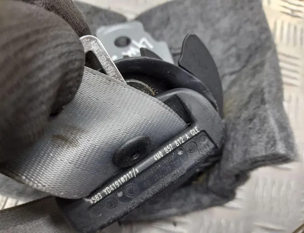 AUDI Q7 4L (2005-2015) Aizmugurējā labā drošības josta 4M0857812A 33425321