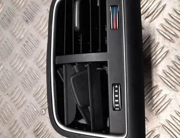 AUDI Q5 8R (2008-2017) Gaisa restes aizmugurē 8K0819203J 33428311