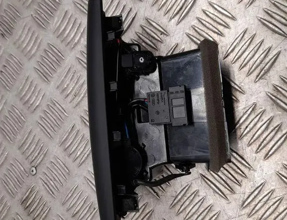 AUDI Q5 8R (2008-2017) Gaisa restes aizmugurē 8K0819203J 33428311