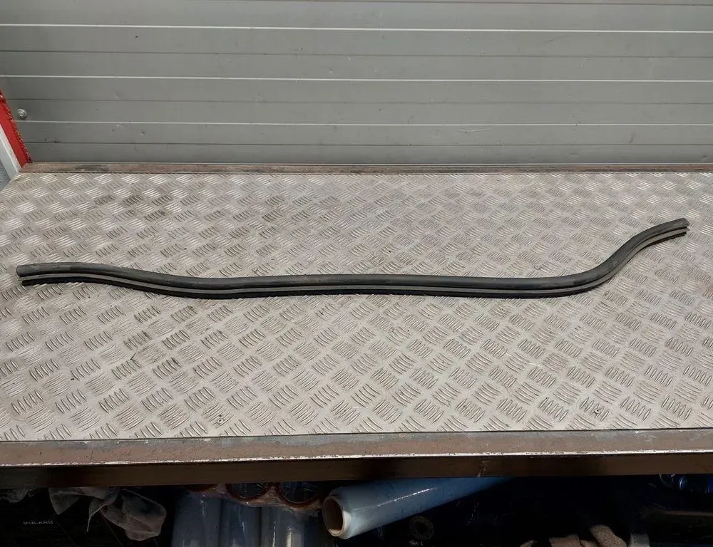 AUDI A3 8V (2012-2020) Резина моторного отсека 8V0823723 33432466