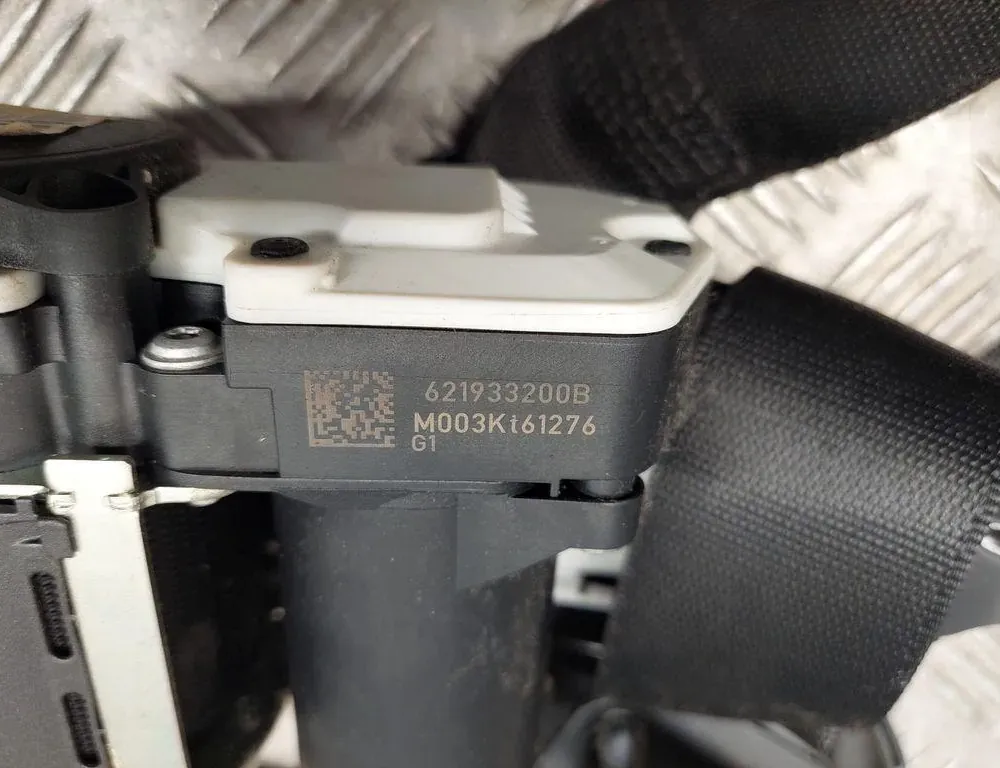 MERCEDES-BENZ CLS-Class C218/X218 (2011-2017) Priekšējā kreisā drošības josta 621933200B,620048200 33432798