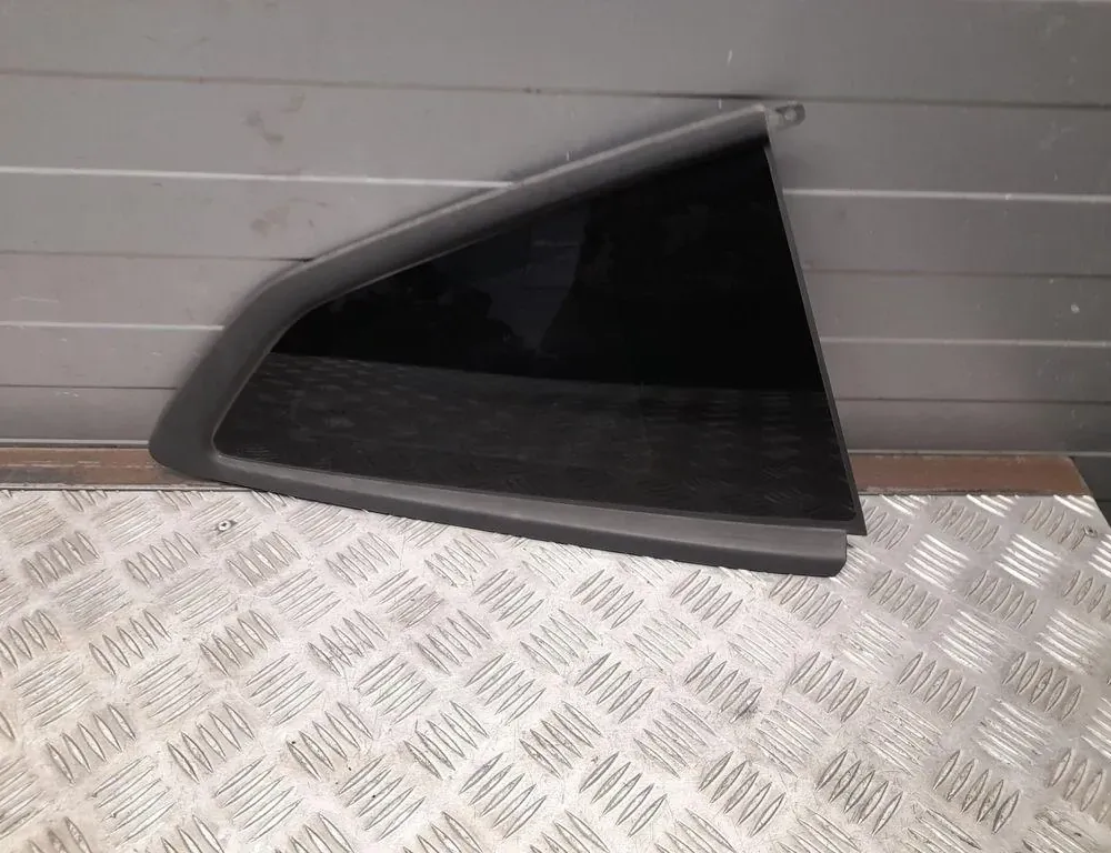 CHEVROLET Camaro 6 generation (2015-2024) Фортка задняя правая 23410774,E000218 33433458