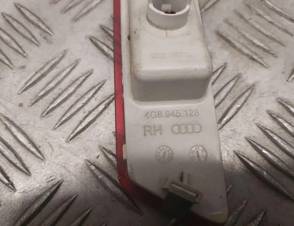AUDI A7 C7/4G (2010-2020) Правый угол заднего бампера 4G8945128 33434667