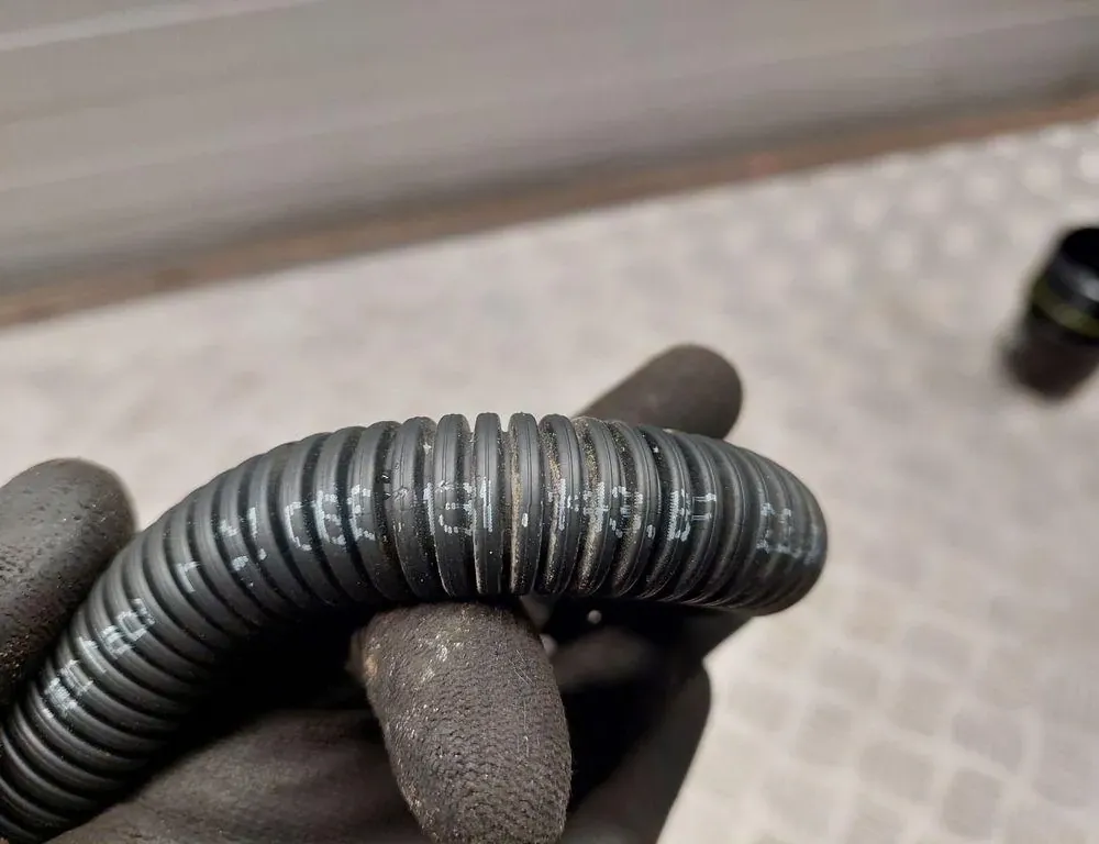 AUDI Q7 4M (2015-2024) Elpošanas šļūtene 06E131143BF 33435717