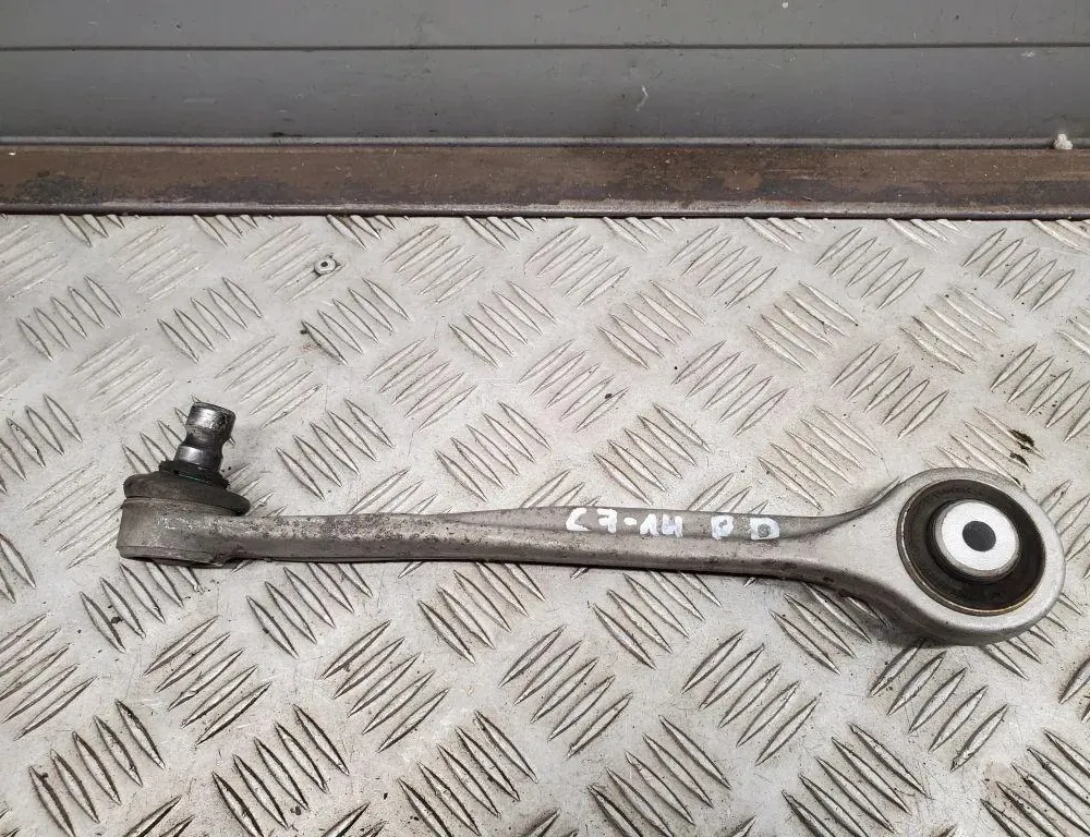 AUDI A6 C6/4F (2004-2011) Прямoи рычаг (Передний правый) 8K0407506M 33439275