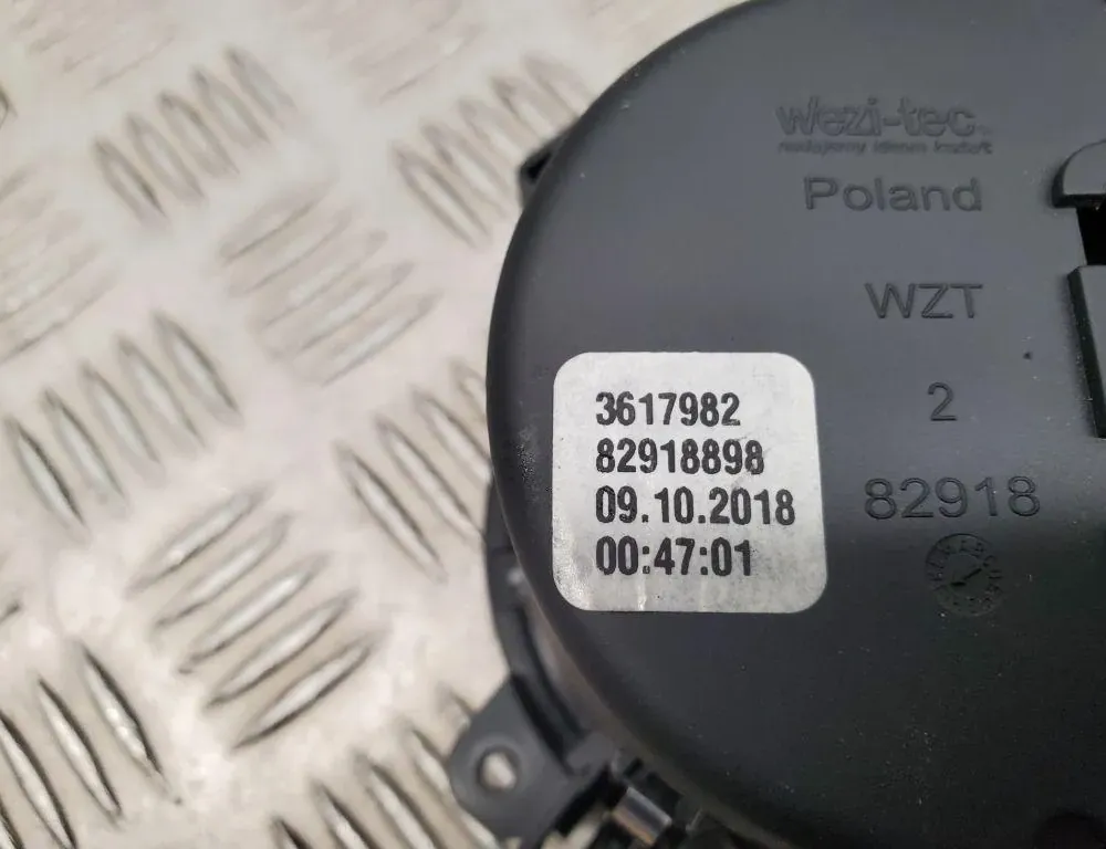 AUDI A5 F5 (2016-2024) Glāžu turētājs 33440001