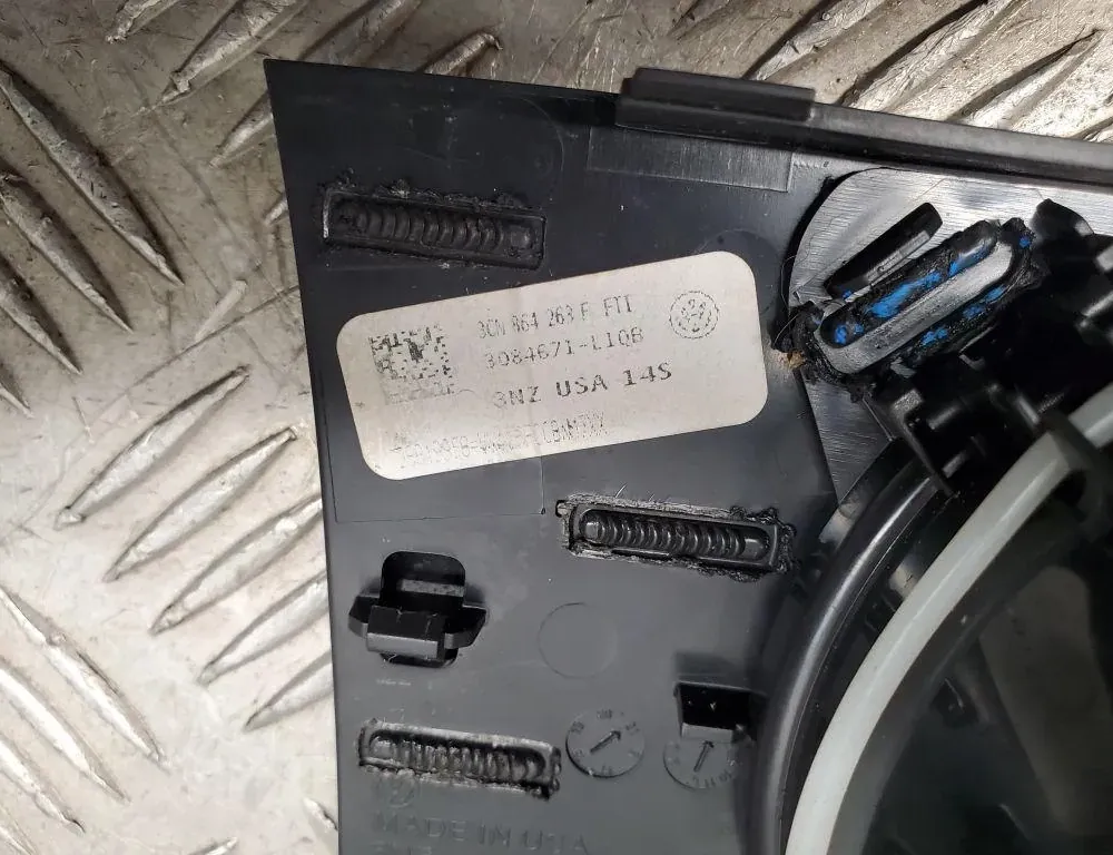 VOLKSWAGEN Atlas 1 generation (2017-2024) Glāžu turētājs 3CN864263F 33440330