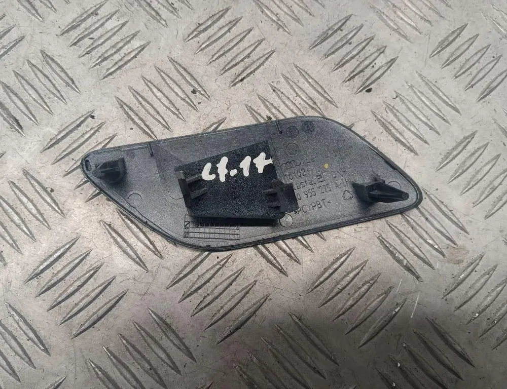 AUDI A6 C6/4F (2004-2011) Kreisās puses lukturu mazgātāja vāciņš 4G0955275A 33448272