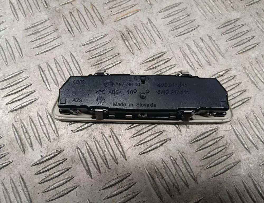 AUDI A4 B9/8W (2015-2024) Освещение салона 4M0947111 33448677
