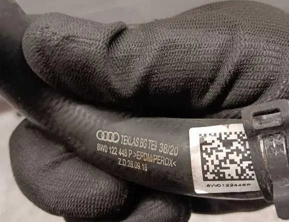 AUDI A4 B9/8W (2015-2024) Dzesēšanas šļauka / truba 8W0122448P 33448734