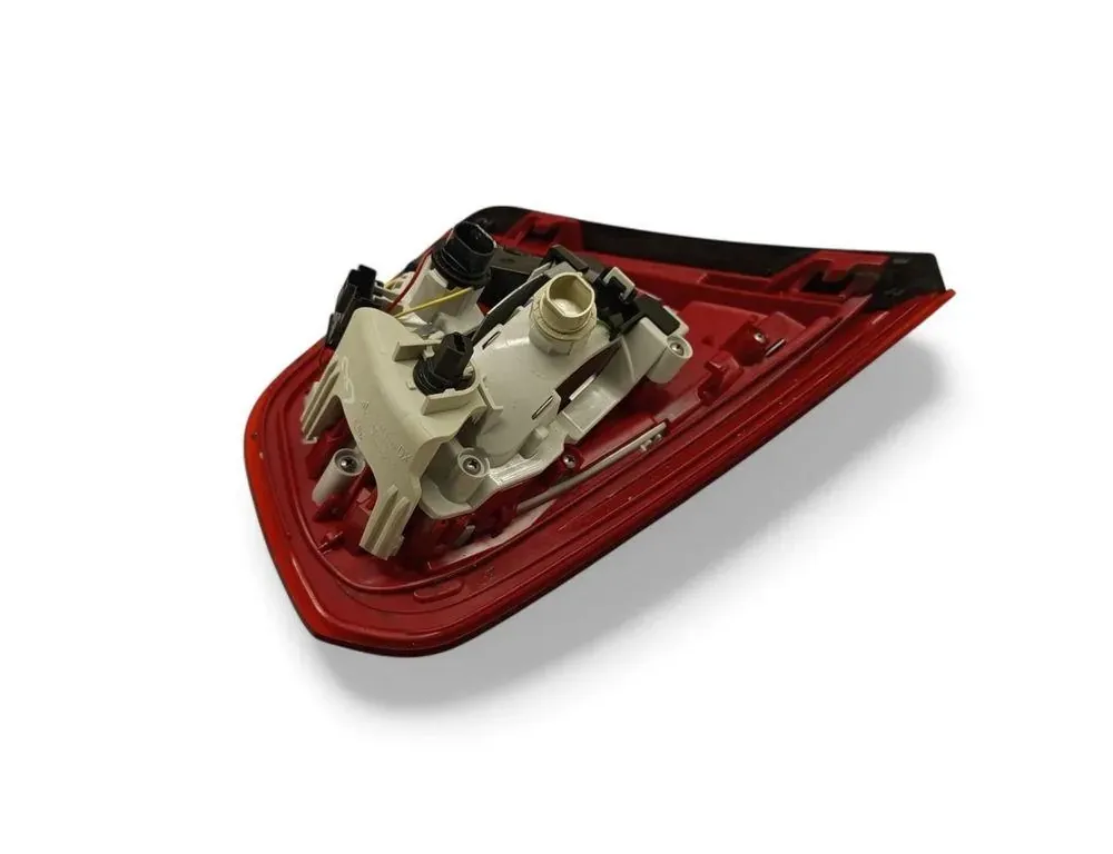 MERCEDES-BENZ GLA-Class X156 (2013-2020) Aizmugurējais labais lukturis bagāžniekā A1569060458 33453415