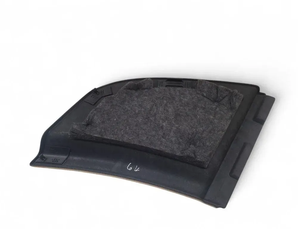 PORSCHE Macan 1 generation (2013-2023) Bagāžas nodalījuma slēdzenes apdare 33459610